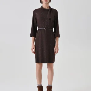 Abito cioccolato gessato con fusciacca