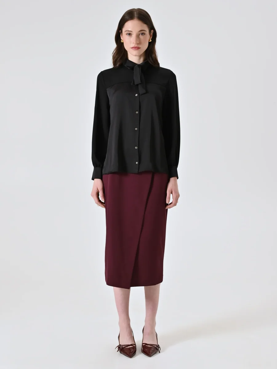 Camicia Nera con Fiocco Removibile – Image 2