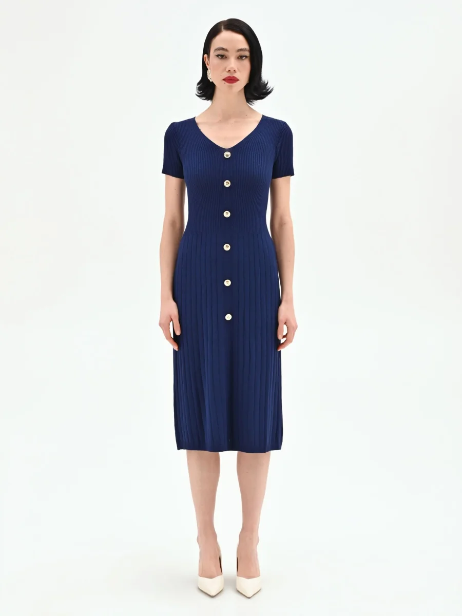 Abito longuette blu in maglia a costine con bottoni
