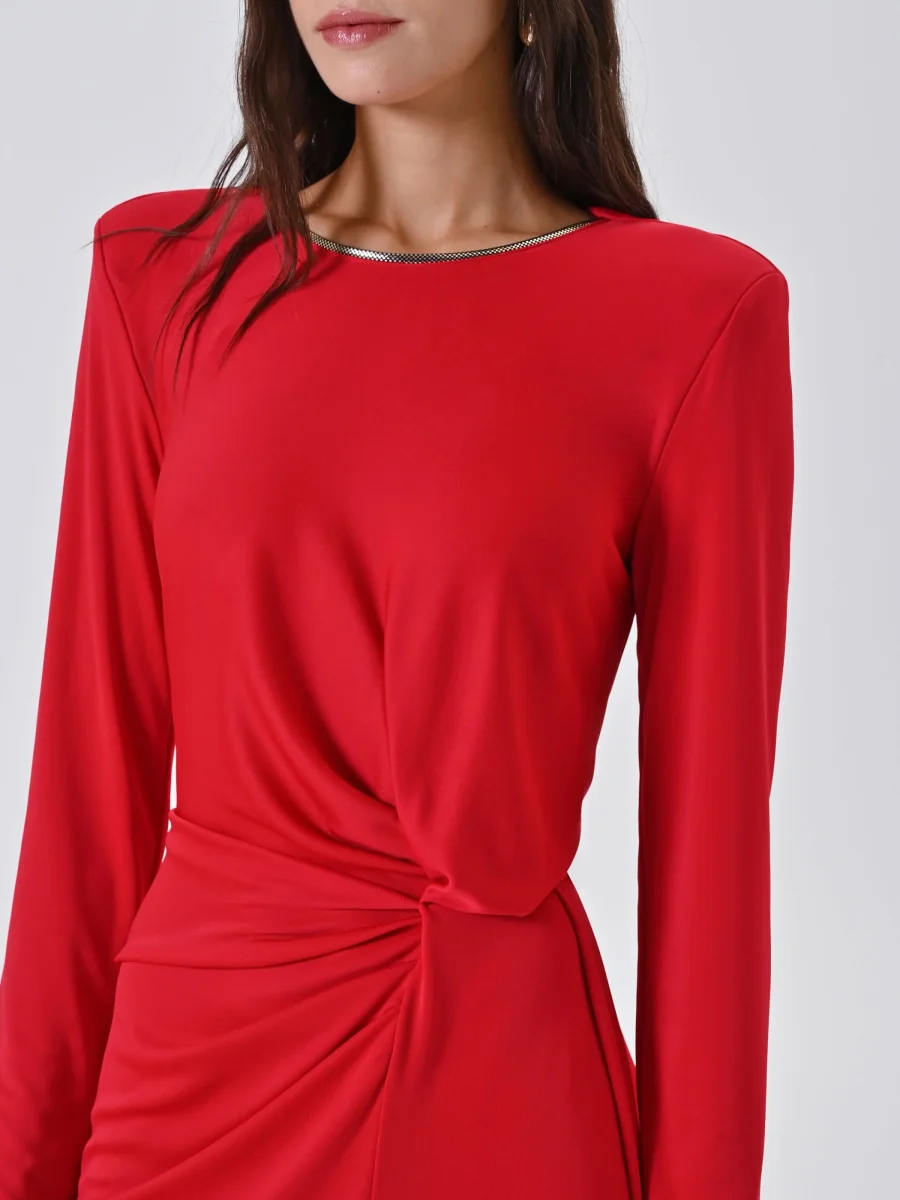 Abito Rosso Stretch con Drappeggio – Image 3