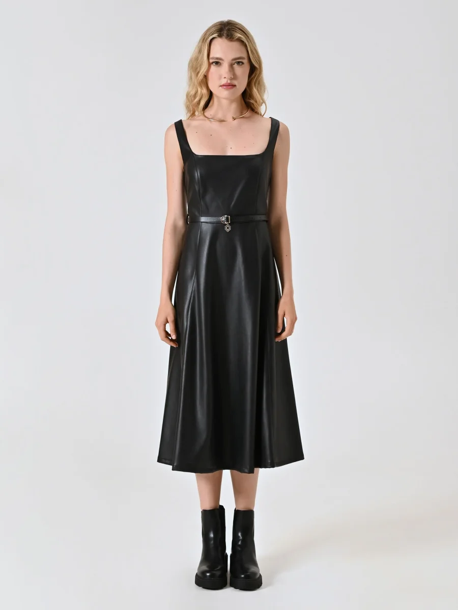 Abito a Ruota in Simil Pelle Nero – Image 3