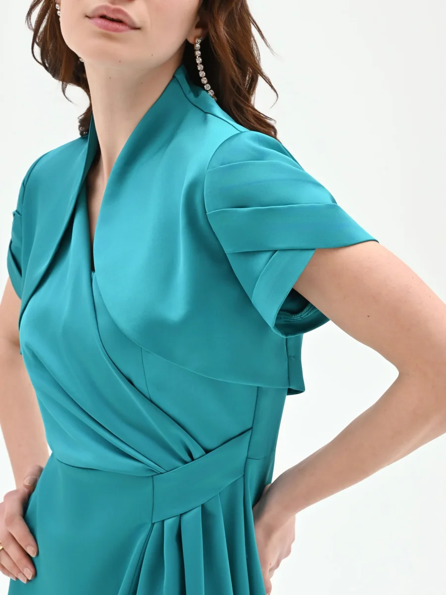 Coprispalla atelier smeraldo verde in raso con maniche strutturate – Image 5