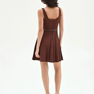 Abito a ruota marrone con cintura