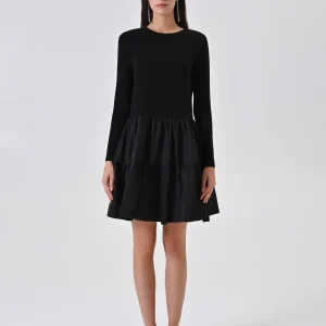 Abito Nero in Maglia con Gonna a Balze