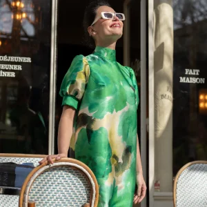 La Sentimentale longue imprimée fleurs vertes - Modèle en stock