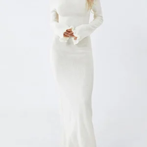 Robe blanche dos nu hiver