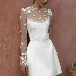 Robe courte mariage civil fleurie