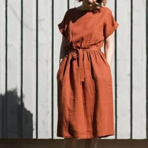 Robe midi terracotta à manche courte